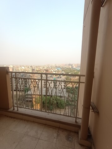 2 BHK Apartment For Rent in Mahagun Mywoods, Sector 16c Greater Noida