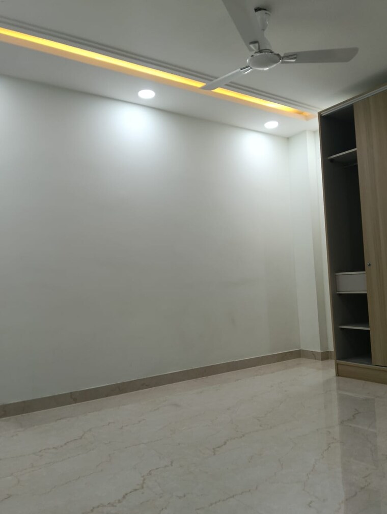 Room, dayanand colony 3 Bedroom 1200 Sq.Ft. Builder Floor In Dayanand Colony Delhi 8641654
