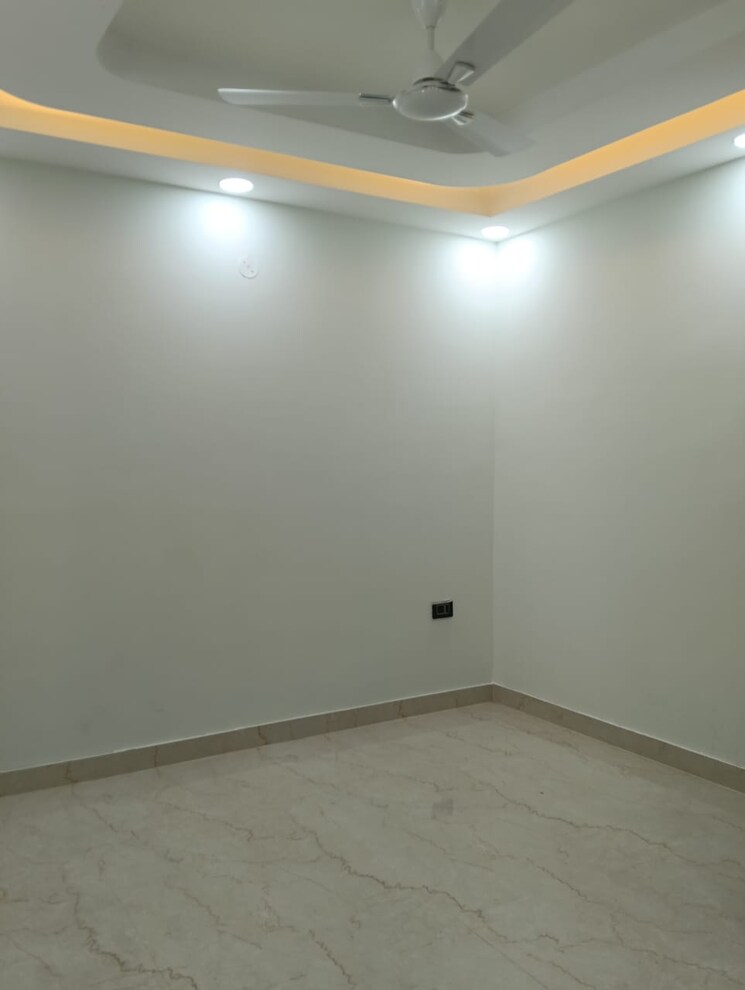 Room, dayanand colony 3 Bedroom 1200 Sq.Ft. Builder Floor In Dayanand Colony Delhi 8641654