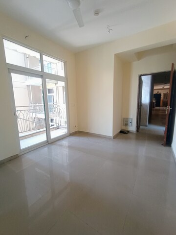 Room in 2 BHK Apartment at Mahagun Mywoods, Sector 16c Greater Noida – for Rent