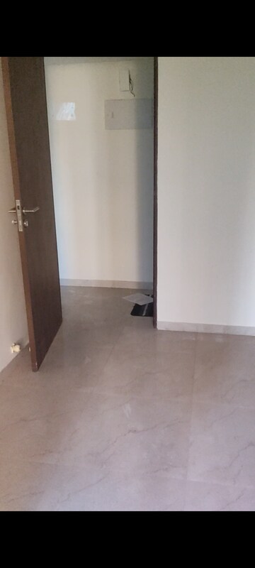 Room in 2 BHK Apartment at Sunteck West World, Naigaon East – for Rent