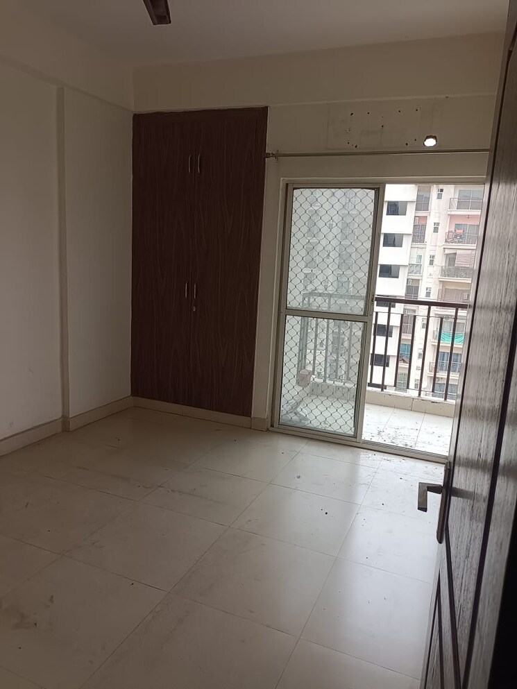 Room, aims-golf-avenue-ii 2 Bedroom 930 Sq.Ft. Apartment In Sector 75 Noida 8641716