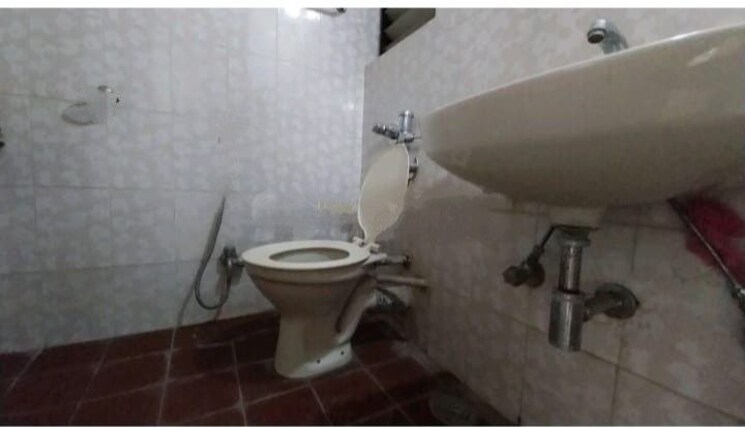 Bathroom, neighbourhood-society 3 Bedroom 1000 Sq.Ft. Apartment In Malad East Mumbai 8641718