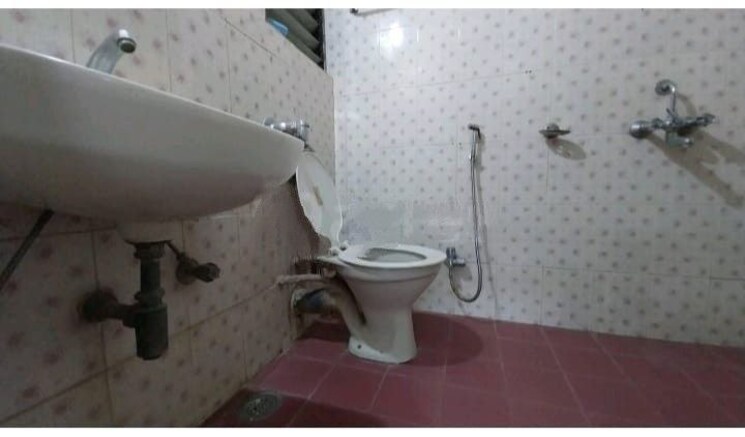 Bathroom, neighbourhood-society 3 Bedroom 1000 Sq.Ft. Apartment In Malad East Mumbai 8641718