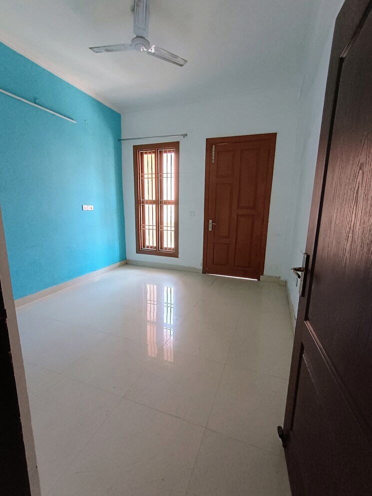 Room, amrapali-leisure-valley 3 Bedroom 1825 Sq.Ft. Villa In Tech Zone 4 Greater Noida Greater Noida 8641744