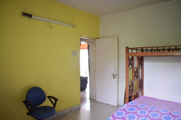 Bedroom in 2 BHK Apartment at Kumar Parisar, Kothrud – for Rent