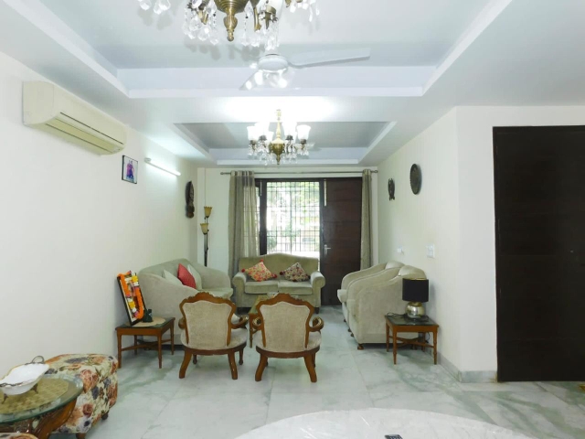 3 BHK + Servant Room Builder Floor For Sale in South Extension