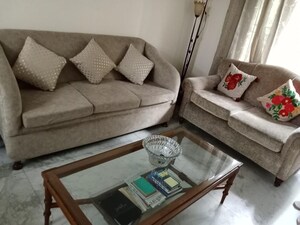 Furnished Amenities in 3 BHK Builder Floor at South Extension I – for Sale