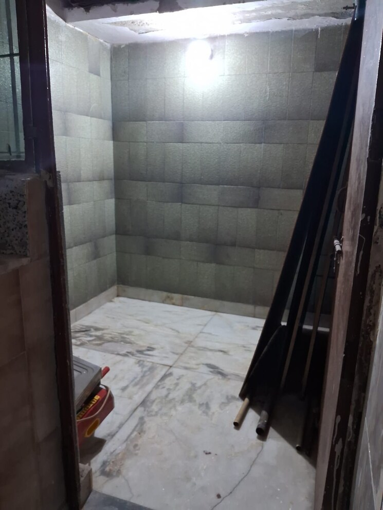 Balcony, sector 26 2.5 Bedroom 1500 Sq.Ft. Builder Floor In Sector 26 Noida 8641819