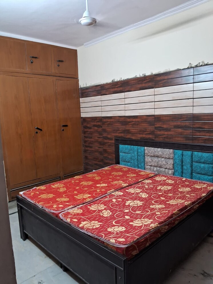 Bedroom, sector 26 2.5 Bedroom 1500 Sq.Ft. Builder Floor In Sector 26 Noida 8641819