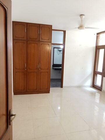 Furnished Amenities in 2 BHK Builder Floor at Veera Safdarjung Enclave, Safdarjung Enclave – for Rent
