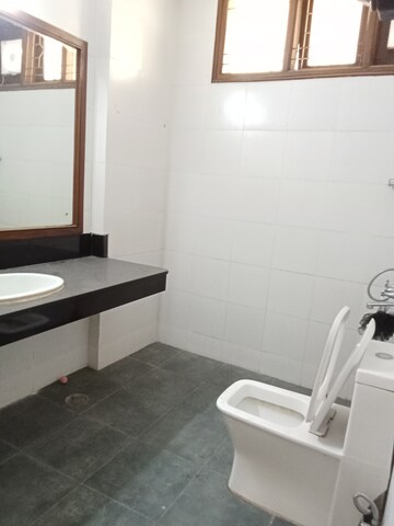 Bathroom in 2 BHK Builder Floor at Veera Safdarjung Enclave, Safdarjung Enclave – for Rent