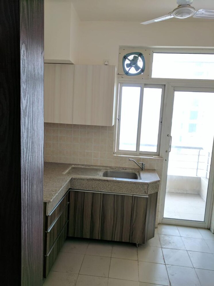 Kitchen, indiabulls-centrum-park 2.5 Bedroom 1481 Sq.Ft. Apartment In Sector 103 Gurgaon 8641920