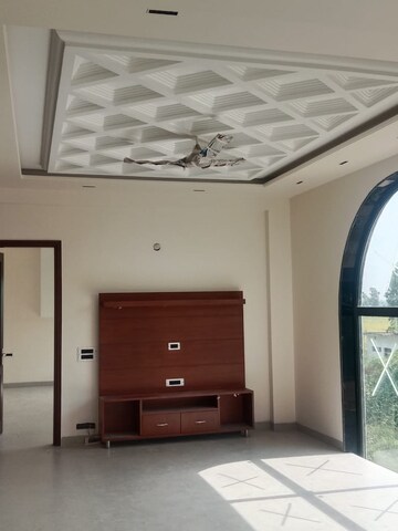 Room in 6+ BHK Independent House at Aerocity – for Sale