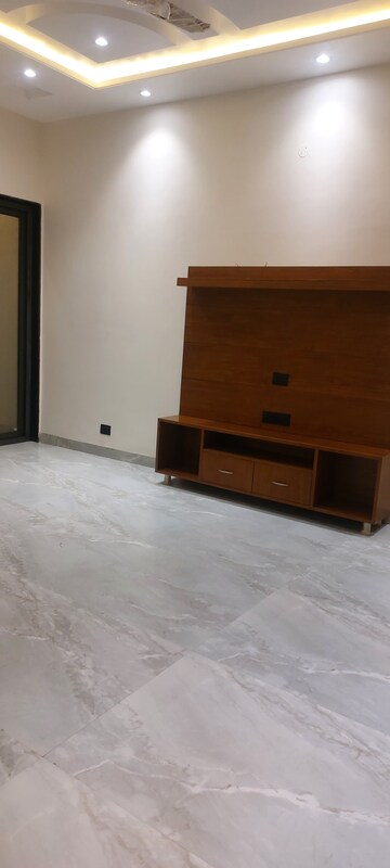 Room in 6+ BHK Independent House at Aerocity – for Sale