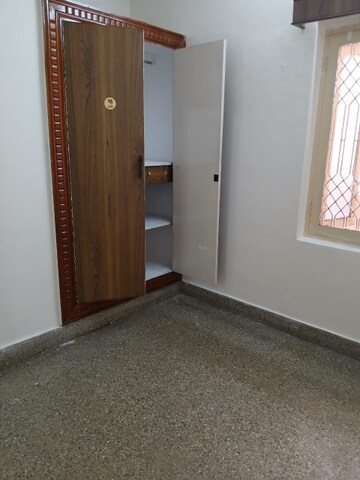 Room in 2 BHK Builder Floor at Koramangala – for Rent