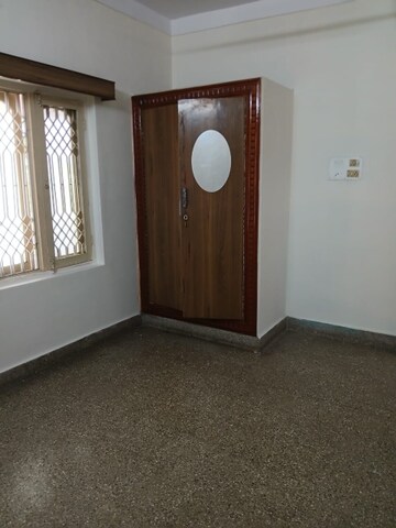 Room in 2 BHK Builder Floor at Koramangala – for Rent