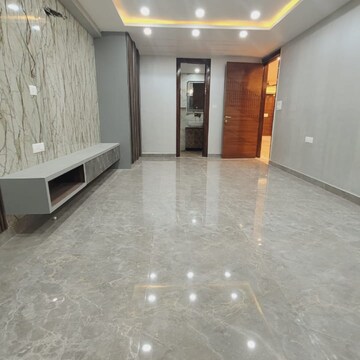 Room in 4 BHK Builder Floor at Palam Vihar – for Sale