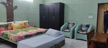 Bedroom in 3 BHK Builder Floor at Sector 14 – for Rent