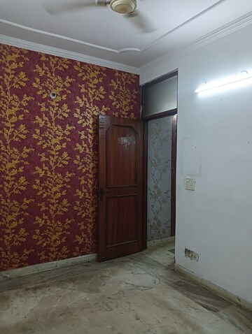 Room in 1 BHK Builder Floor at Govindpuri – for Rent
