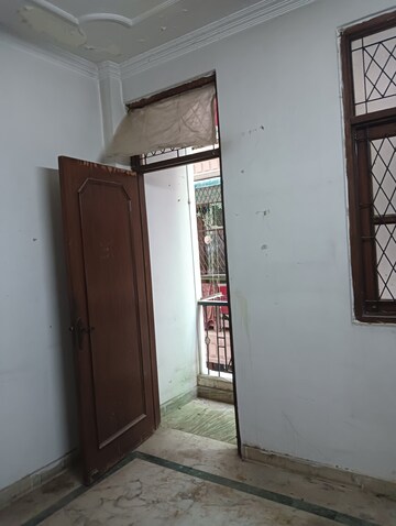 Room in 1 BHK Builder Floor at Govindpuri – for Rent