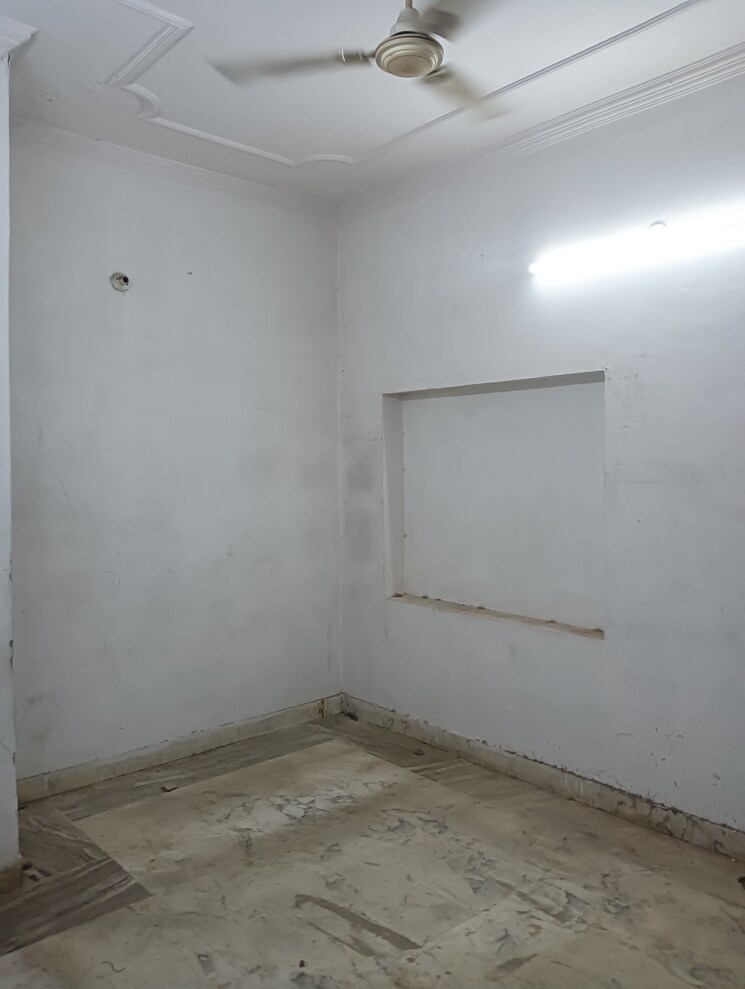 Room, govindpuri 1 Bedroom 450 Sq.Ft. Builder Floor In Govindpuri Delhi 8642100