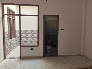 Room in 2 BHK Independent House at Deva Road – for Sale