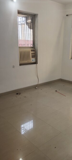 Room in 2 BHK Apartment at Gundecha Orchid Tower, Kandivali East – for Sale