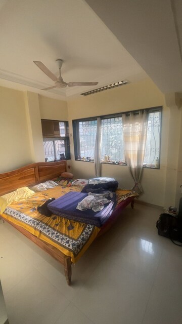 Bedroom in 2 BHK Apartment at Khar West – for Rent