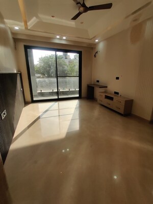 Room in 3 BHK Apartment at Smart World The Edition, Sector 66 – for Sale