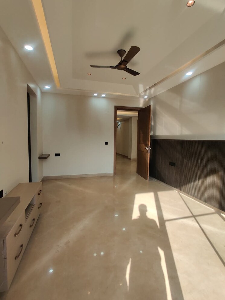 Kitchen, smart-world-the-edition 3 Bedroom 3035 Sq.Ft. Apartment In Sector 66 Gurgaon 8642222