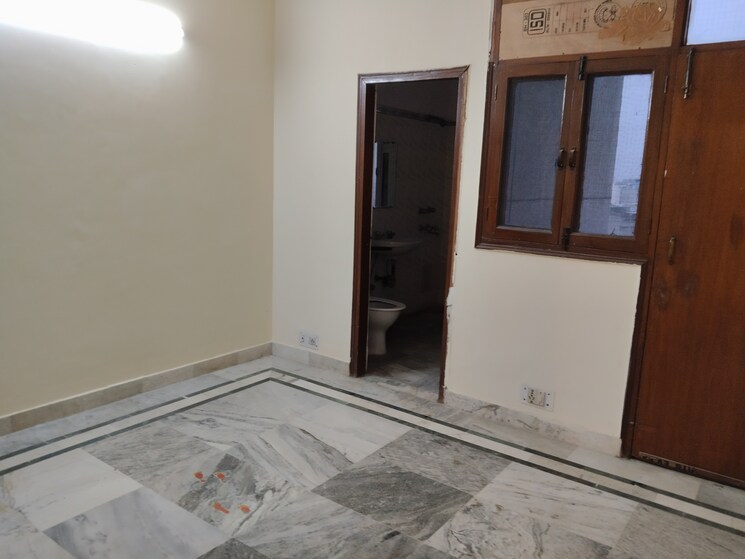 Room, sector 21c 3 Bedroom 1450 Sq.Ft. Apartment In Sector 21c Faridabad 8642333