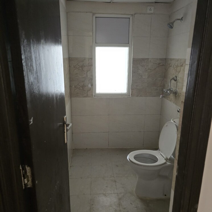 Bathroom, amrapali-golf-homes 3 Bedroom 1425 Sq.Ft. Apartment In Sector 4 Greater Noida Greater Noida 8642346