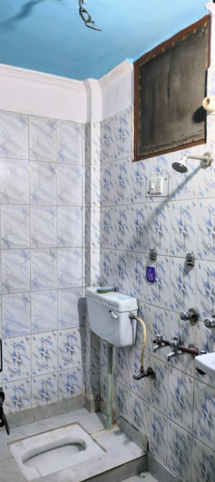 Bathroom, govindpuri 1 Bedroom 500 Sq.Ft. Builder Floor In Govindpuri Delhi 8642450