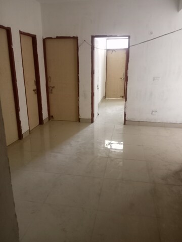 Room in 3 BHK Apartment at Amolik Sankalp, Sector 85 – for Rent