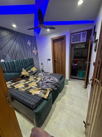 Bedroom in 3 BHK Builder Floor at Govindpuri – for Rent