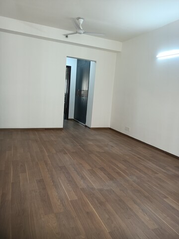 Room in 4 BHK Apartment at The 3C Lotus Panache, Sector 110 – for Rent