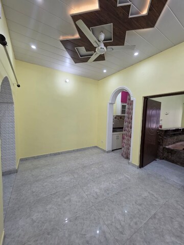 Room in 2 BHK Builder Floor at Dehradun Cantt – for Rent