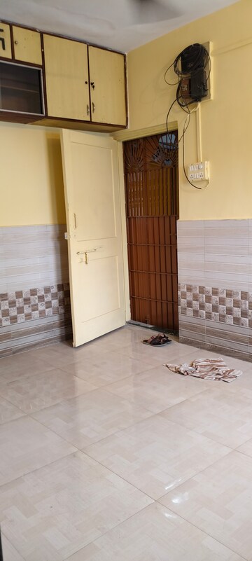 1 RK Apartment For Rent in Seawoods Sector 48