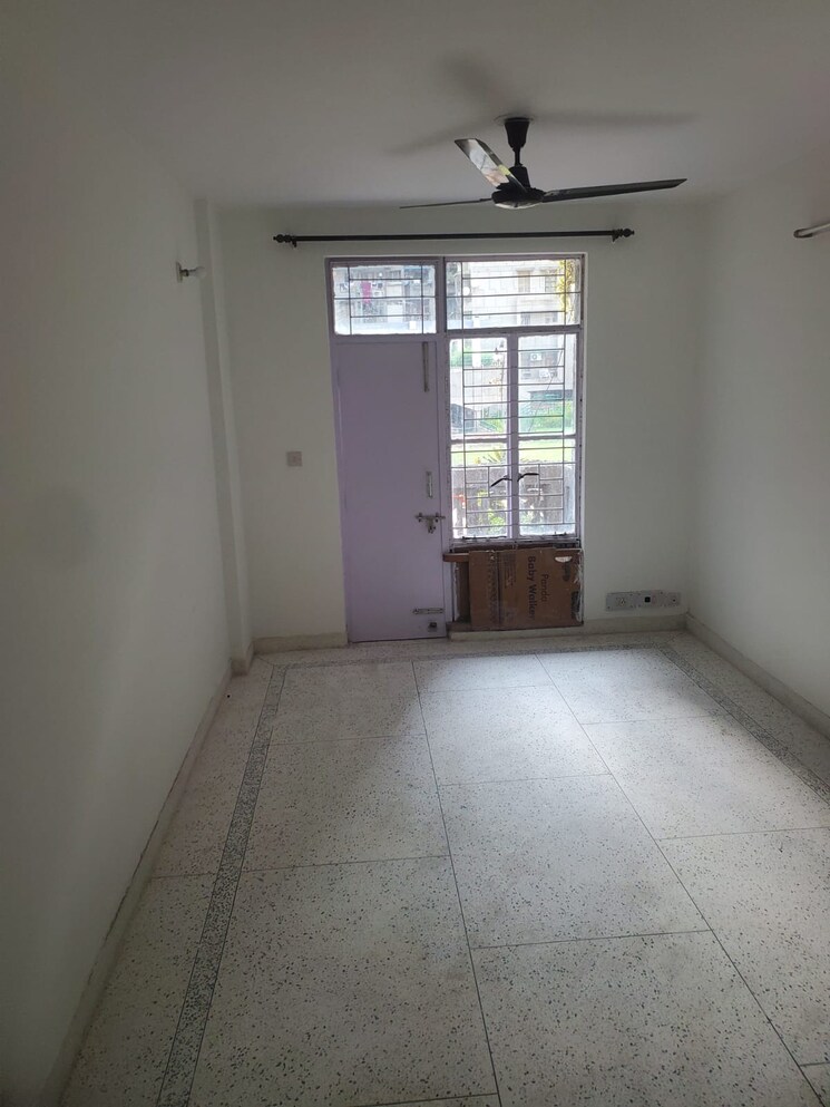 Room, sector 22 dwarka 3 Bedroom 1600 Sq.Ft. Apartment In Sector 22 Dwarka Delhi 8642646
