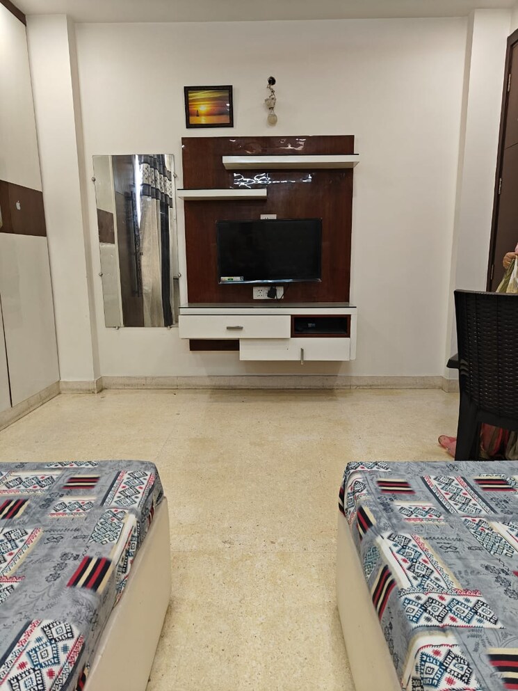 Room, subhash nagar Pg For Girls In Subhash Nagar 8642630