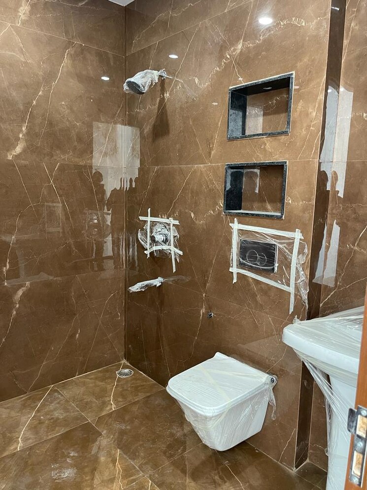 Bathroom, chattarpur 3 Bedroom 1250 Sq.Ft. Builder Floor In Chattarpur Delhi 8642657