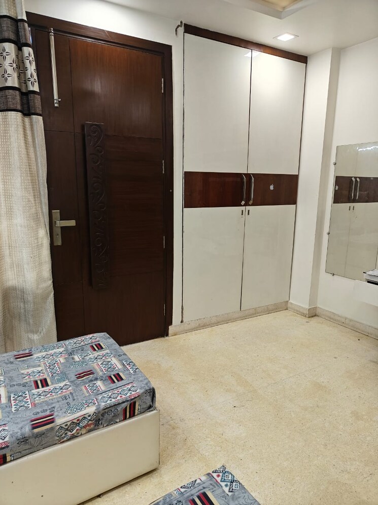 Room, subhash nagar Pg For Girls In Subhash Nagar 8642630