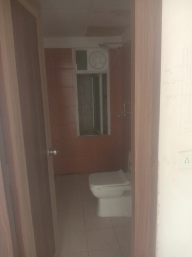 Bathroom, mahagun-mywoods 2.5 Bedroom 1290 Sq.Ft. Apartment In Sector 16c Greater Noida Greater Noida 8642647