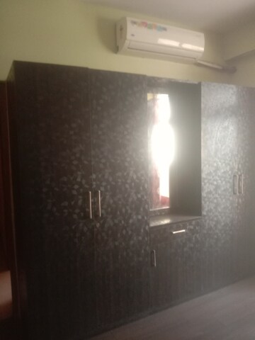 Room in 2.5 BHK Apartment at Mahagun Mywoods, Sector 16c Greater Noida – for Rent