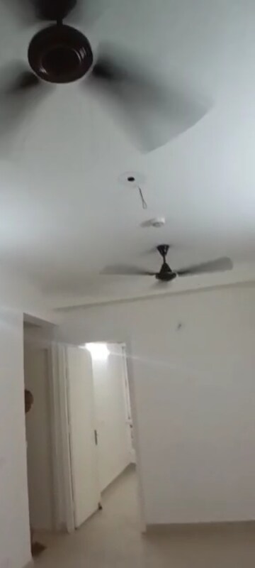 Furnished Amenities in 3 BHK Apartment at Gaur City 7th Avenue, Sector 4 Greater Noida – for Rent
