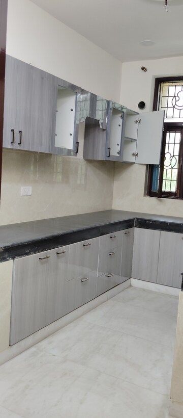 Kitchen in 4 BHK Builder Floor at Nehra Villa, Sector 49 – for Rent