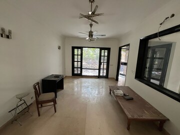 Room in 6 BHK Villa at Eros Rosewood City, Sector 49 – for Rent