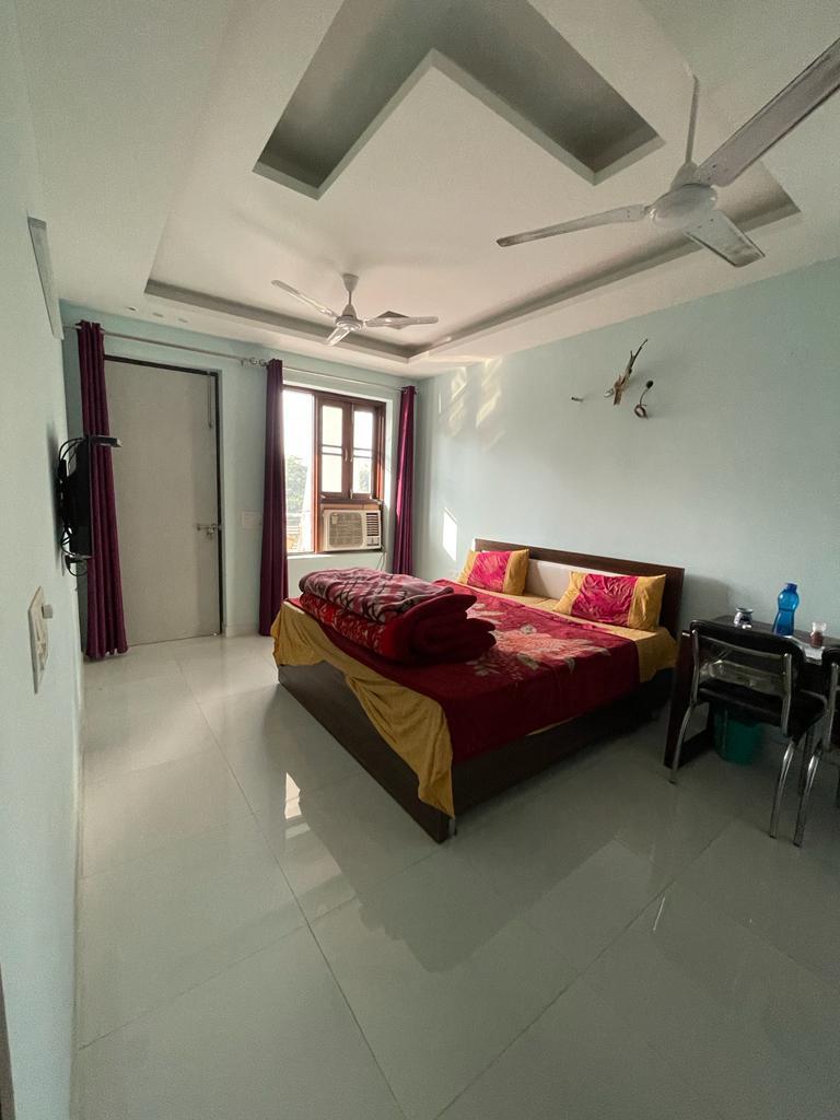 3 BHK + Pooja Room Builder Floor For Rent in SectoR-28
