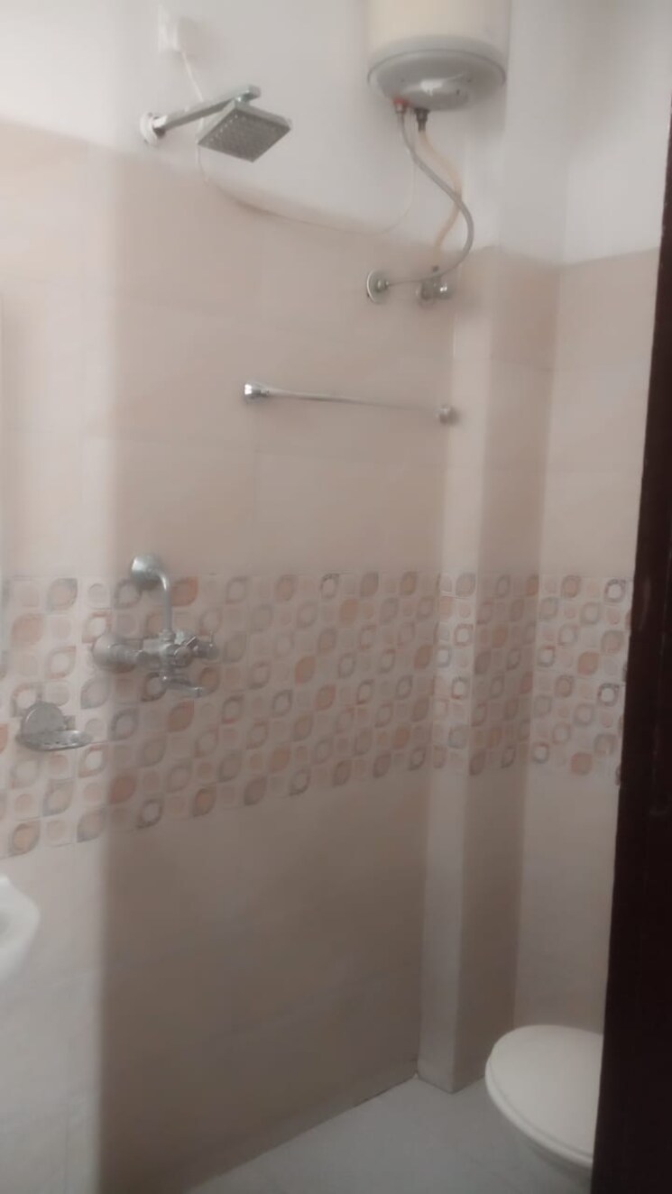 Bathroom, ambala highway 1 Bedroom 600 Sq.Ft. Builder Floor In Ambala Highway Zirakpur 8642749